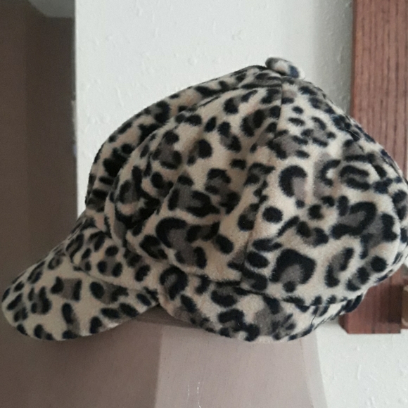 Cant remember Accessories - 2x*Host Pick*Leopard print cute hat